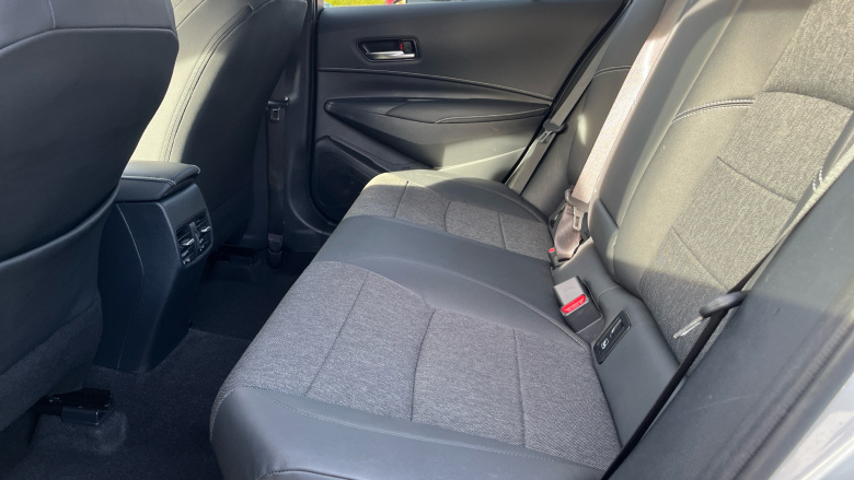 Toyota Corolla 2.0 VVT-i Hybrid Design 5dr CVT Hybrid Estate